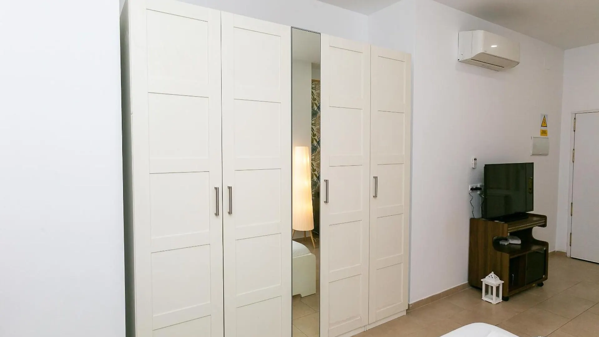 Estudio Urbano Reformado Malaga Spain