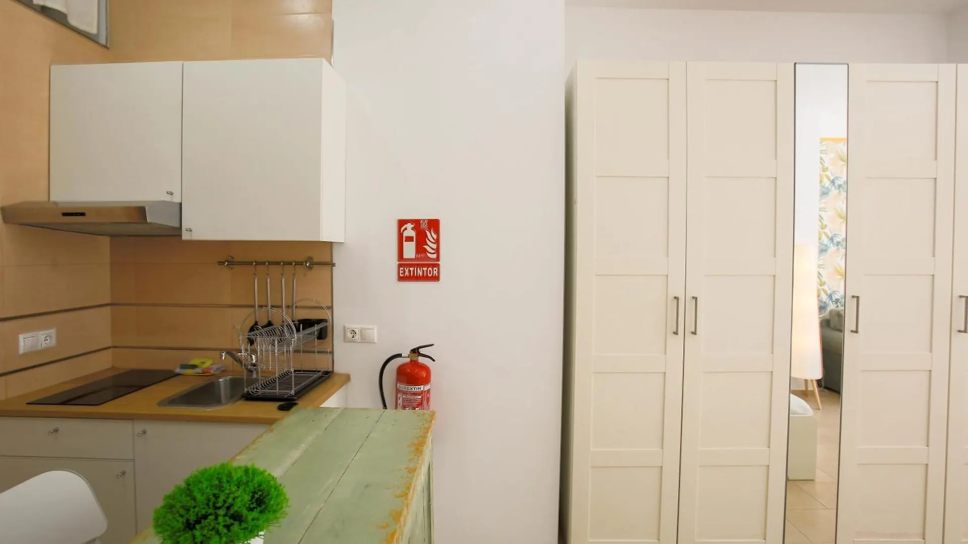Estudio Urbano Reformado Malaga Apartment